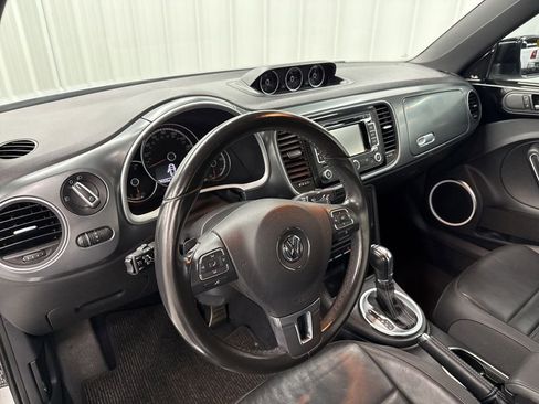 Used 2013 Volkswagen Beetle R-Line FWD image 13