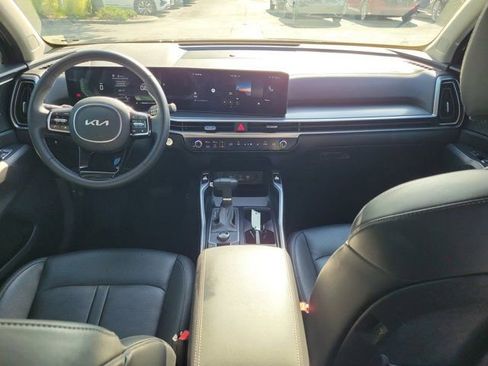Used 2025 Kia Sorento S FWD image 2