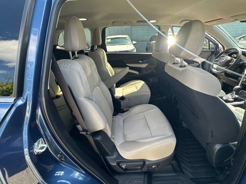 Used 2022 Subaru Ascent Premium w/ Convenience Package AWD/4WD image 30