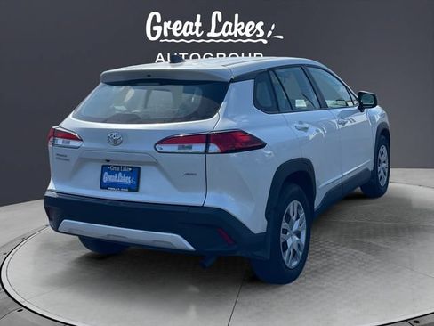 Used 2025 Toyota Corolla Cross L AWD/4WD image 5
