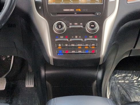 Certified 2019 Lincoln MKC Reserve w/ MKC Technology Package FWD image 19