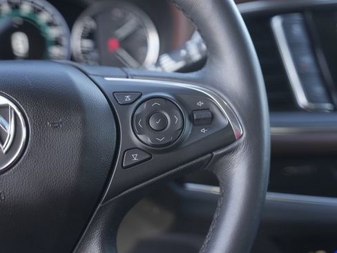 Used 2018 Buick Enclave Avenir w/ Avenir Technology Package image 24