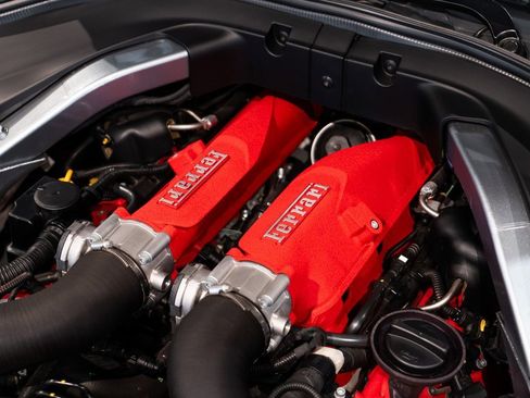 Used 2021 Ferrari Roma image 19