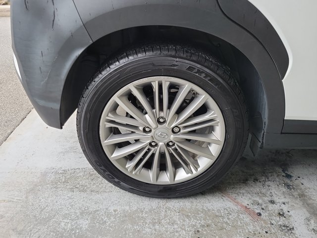 Certified 2021 Hyundai Kona SEL FWD image 5