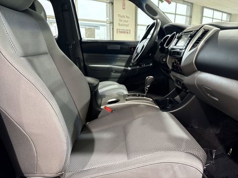 Used 2013 Toyota Tacoma PreRunner image 23