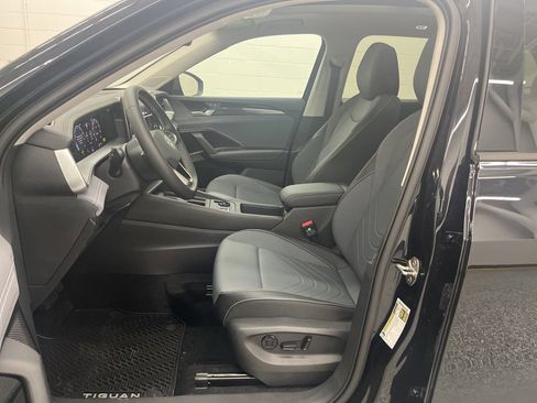 New 2026 Volkswagen Tiguan SE image 14