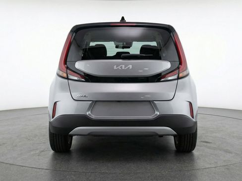 Used 2025 Kia Soul LX w/ LX Technology Package image 7