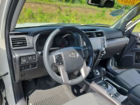 Used 2020 Toyota 4Runner SR5 Premium AWD/4WD image 18