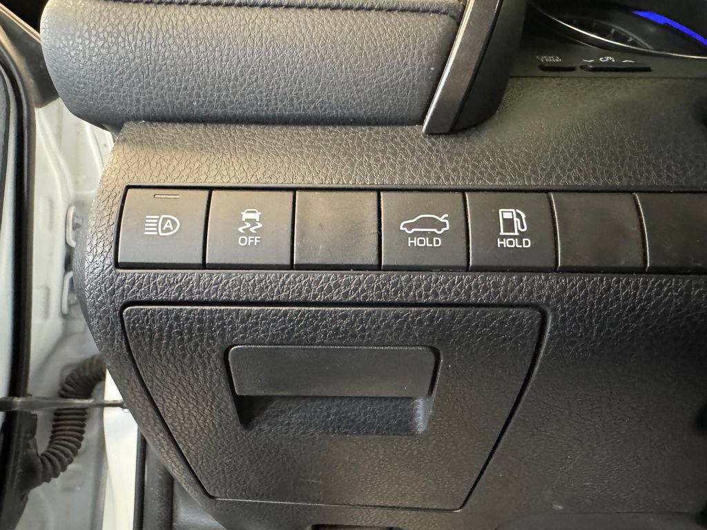 Used 2020 Toyota Camry XLE w/ Protection Package (Q2) FWD image 18