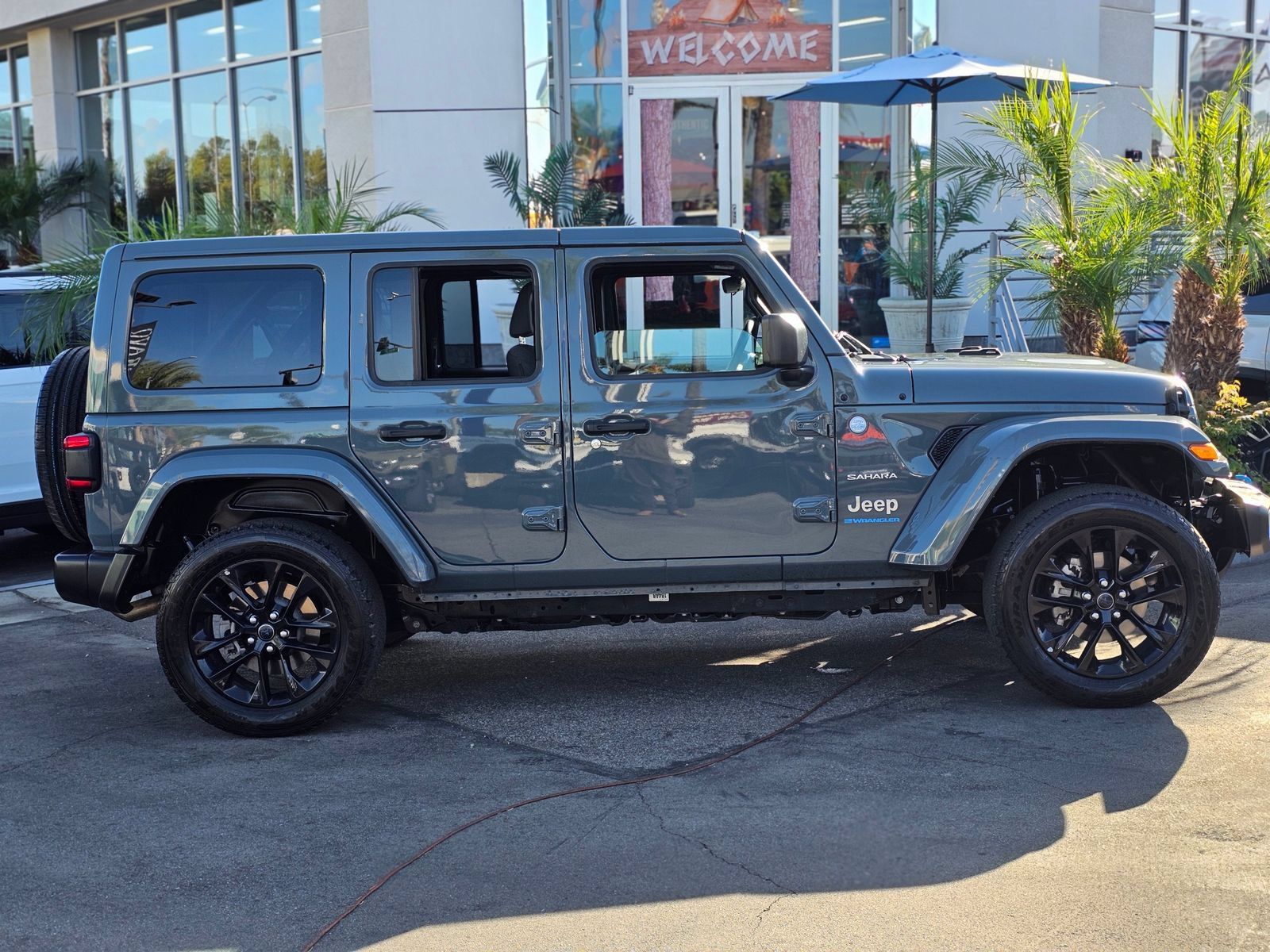 Used 2024 Jeep Wrangler Unlimited Sahara AWD/4WD image 6