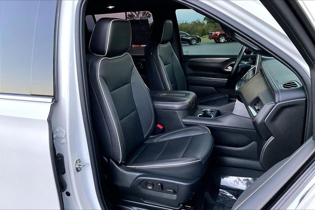 Used 2023 GMC Yukon XL SLT w/ SLT Premium Package AWD/4WD image 33