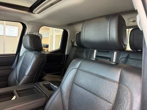 Used 2022 Toyota Tundra Limited w/ Power Package AWD/4WD image 14