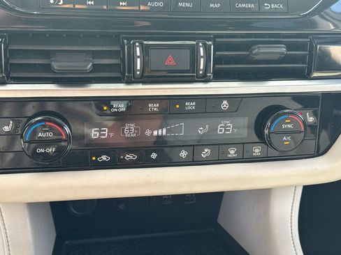 Used 2023 Nissan Pathfinder SL w/ Lighting Package (N92) AWD/4WD image 21