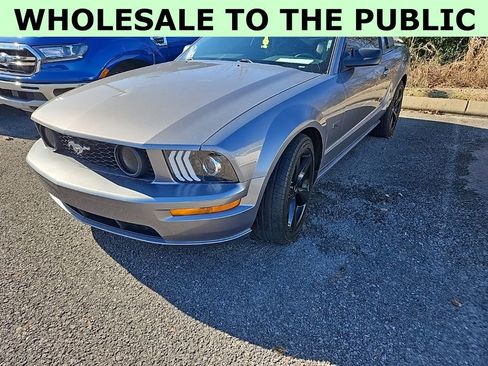 Used 2006 Ford Mustang GT image 3