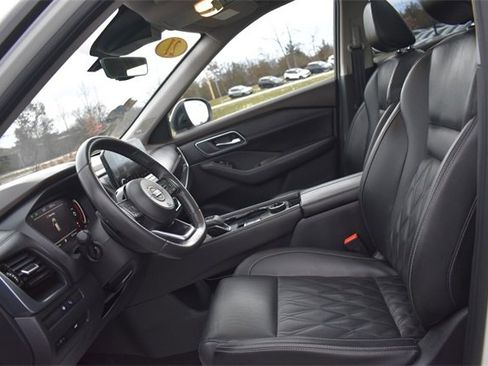 Used 2021 Nissan Rogue Platinum image 27