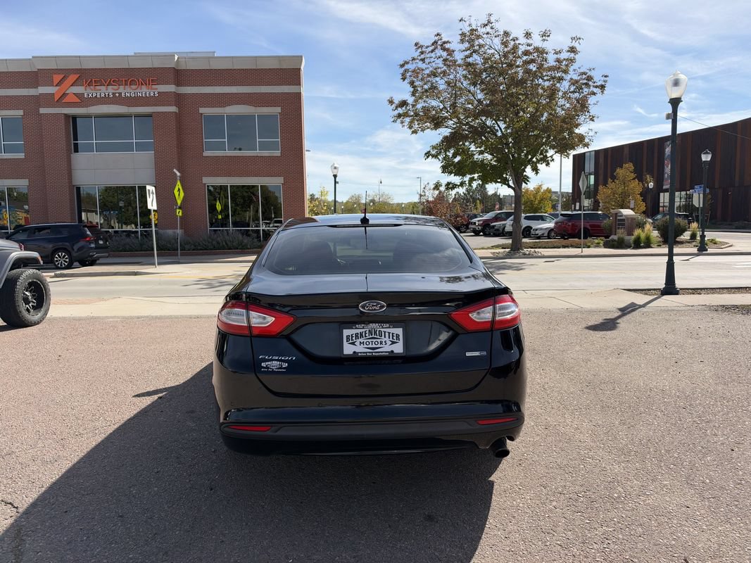 Used 2014 Ford Fusion SE w/ Equipment Group 202A FWD image 6