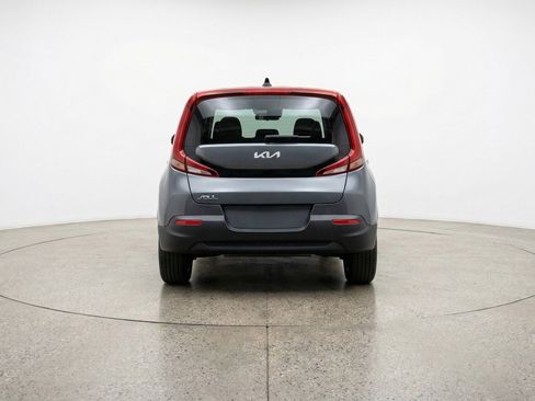 Used 2025 Kia Soul LX w/ LX Technology Package FWD image 7