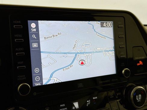 Used 2021 Toyota Highlander Limited FWD image 7