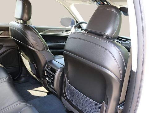 Used 2023 Jeep Grand Cherokee Limited w/ Luxury Tech Group II RWD image 19
