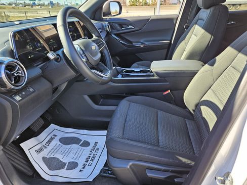 Used 2025 Chevrolet Equinox LT image 7