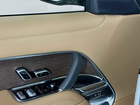 Certified 2025 Land Rover Range Rover Long Wheelbase SE image 40