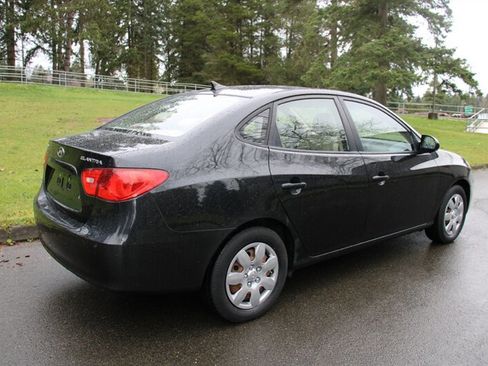 Used 2009 Hyundai Elantra GLS w/ Popular Equipment Pkg 2 image 3