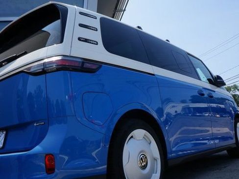 New 2025 Volkswagen ID. Buzz 1st Edition image 5