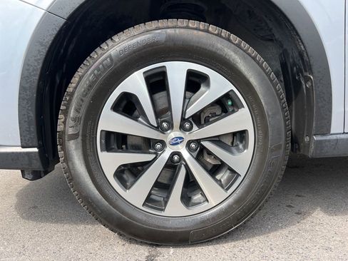 Used 2022 Subaru Outback Premium image 28