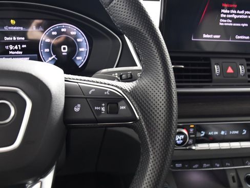 Used 2024 Audi Q5 e Prestige w/ Prestige Package image 30