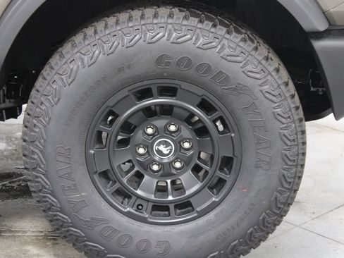 New 2026 Ford Bronco Outer Banks w/ Sasquatch Package AWD/4WD image 11