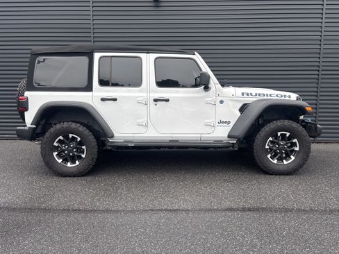 Used 2025 Jeep Wrangler Unlimited Rubicon 4xe w/ Safety Group AWD/4WD image 6