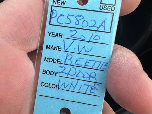 Used 2010 Volkswagen Beetle Coupe image 28