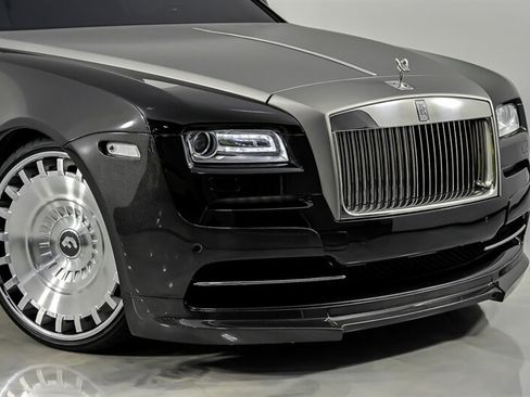 Used 2016 Rolls-Royce Wraith RWD image 3