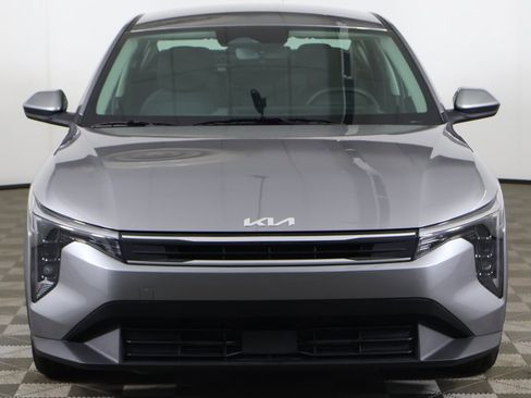 Used 2025 Kia K4 LXS image 9