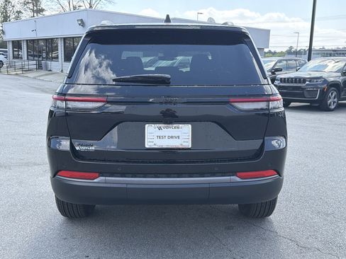 New 2026 Jeep Grand Cherokee Altitude AWD/4WD image 7