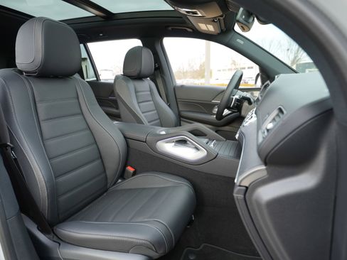 New 2026 Mercedes-Benz GLS 450 4MATIC image 42