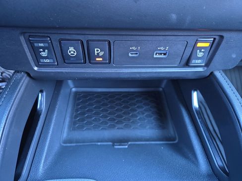 Used 2022 Nissan Frontier PRO-4X w/ Pro-4X Premium Package image 15