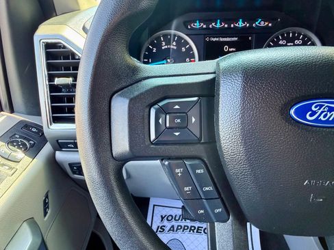 Used 2017 Ford F250 XLT w/ XLT Premium Package AWD/4WD image 17