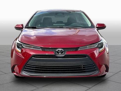 Used 2023 Toyota Corolla LE FWD image 4