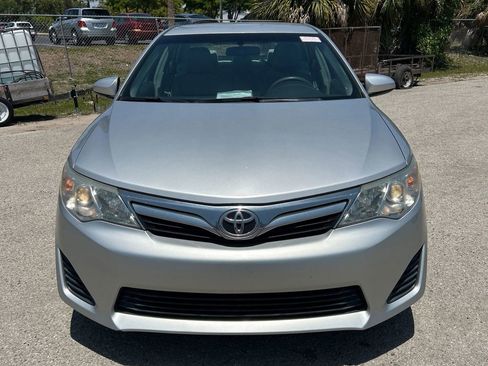 Used 2012 Toyota Camry LE FWD image 6