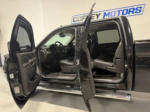 Used 2013 GMC Sierra 2500 Denali w/ Suspension Package, Off-Road AWD/4WD image 14
