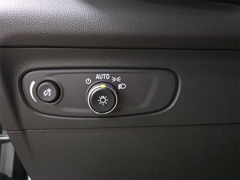 Certified 2023 Buick Envision Preferred image 26