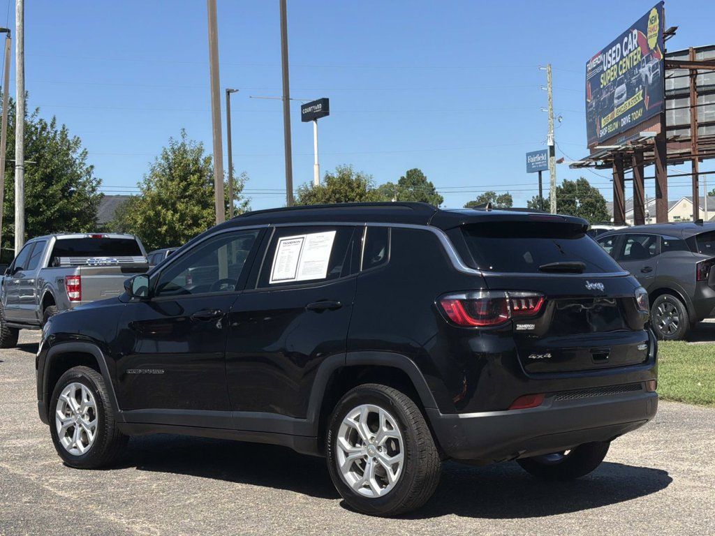 Used 2024 Jeep Compass Latitude AWD/4WD image 6