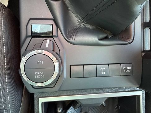 Used 2025 Toyota Tacoma TRD Off-Road AWD/4WD image 36