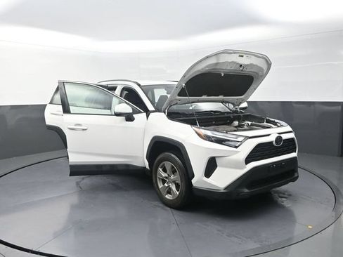 Used 2024 Toyota RAV4 XLE FWD image 39