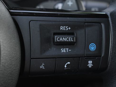 Used 2023 Nissan Rogue SV AWD/4WD image 20