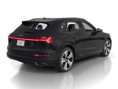 Used 2022 Audi e-tron Premium Plus w/ Premium Plus Package image 9