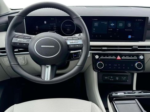 New 2025 Hyundai Tucson SEL image 17