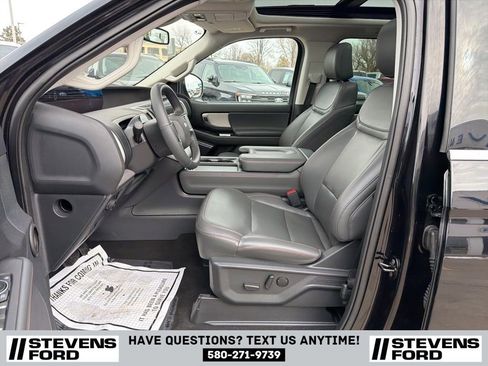 Used 2025 Ford Expedition Active AWD/4WD image 19