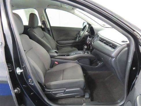 Used 2022 Honda HR-V LX image 31